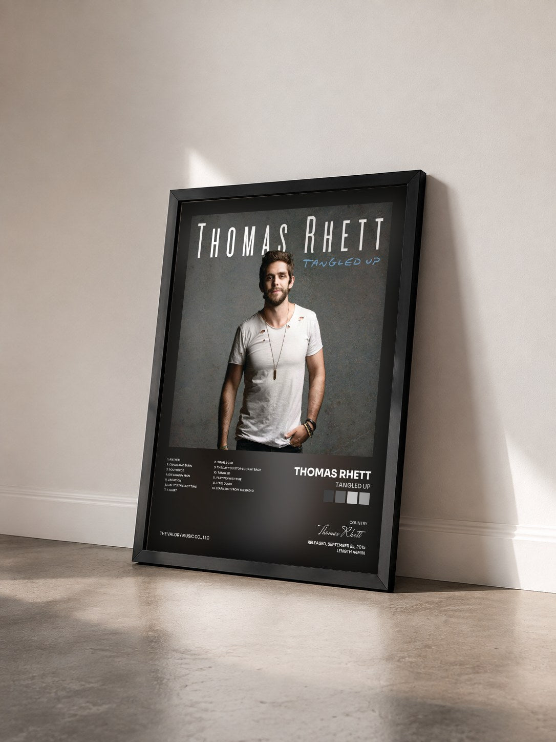 #noir Tableau de l'album Tangled Up de Thomas Rhett vu de trois quarts, cadre noir
