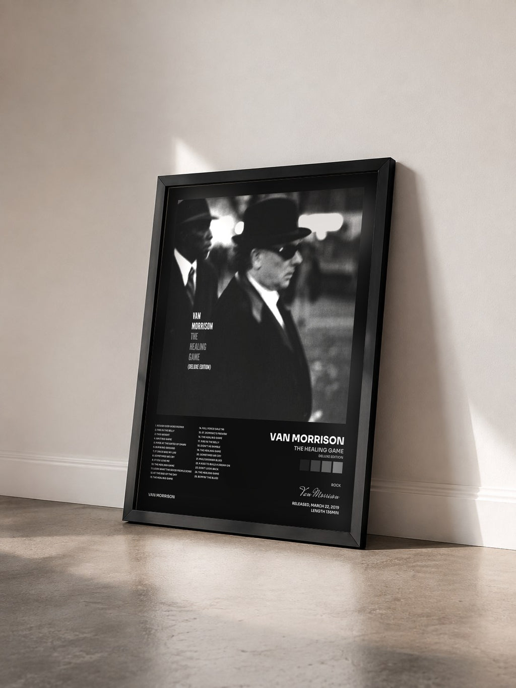 #noir Tableau de l'album The Healing Game (Deluxe Edition) de Van Morrison vu de trois quarts, cadre noir
