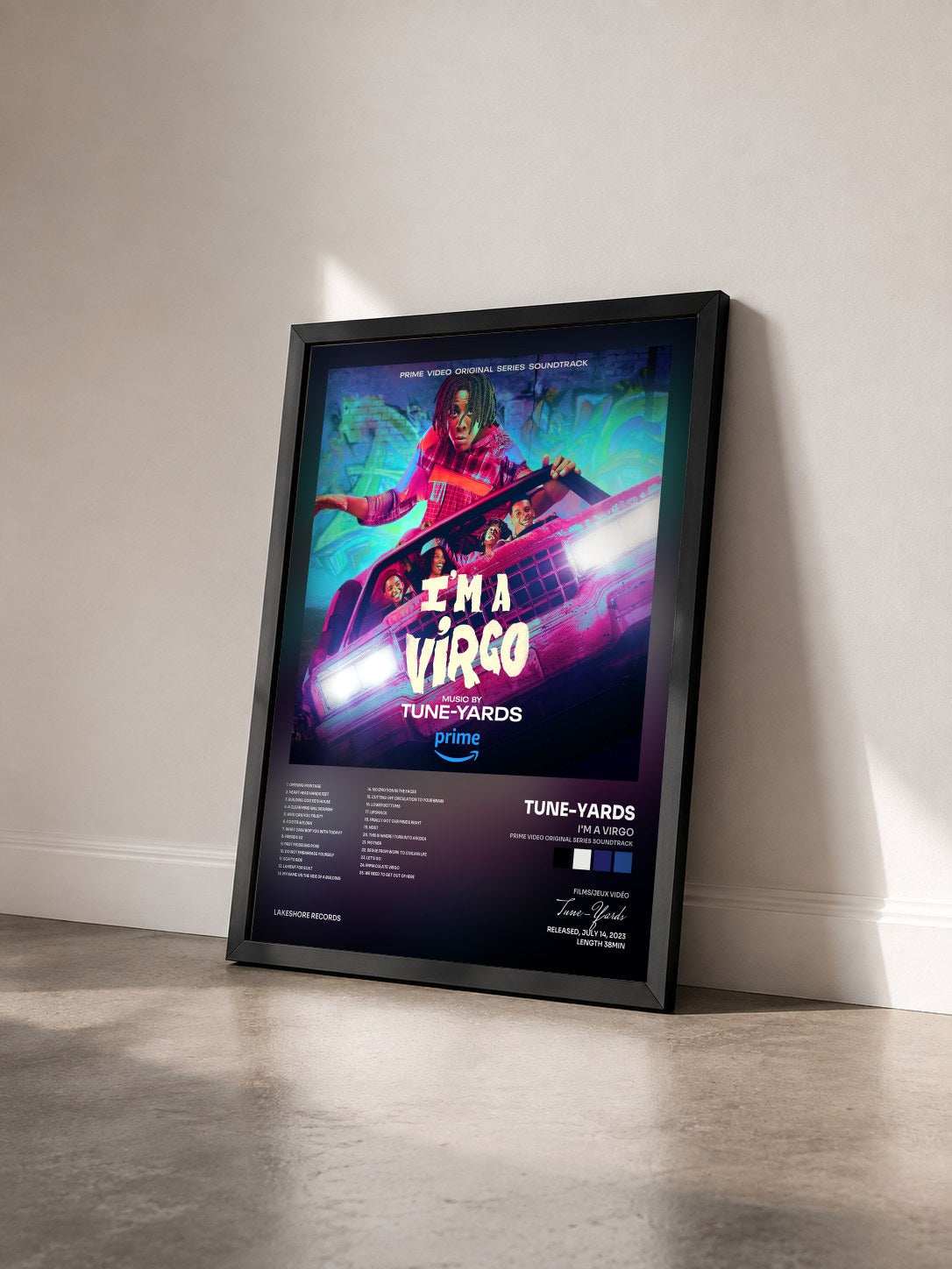 #noir Tableau de l'album I'm a Virgo (Prime Video Original Series Soundtrack) de Tune-Yards vu de trois quarts, cadre noir