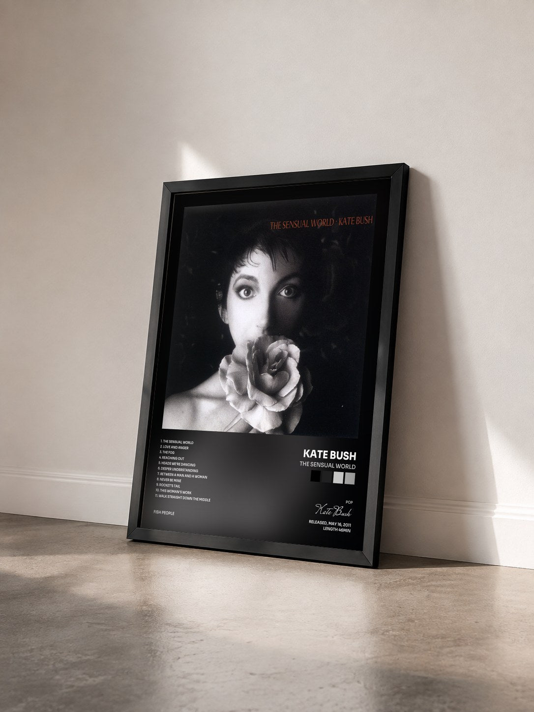 #noir Tableau de l'album The Sensual World de Kate Bush vu de trois quarts, cadre noir