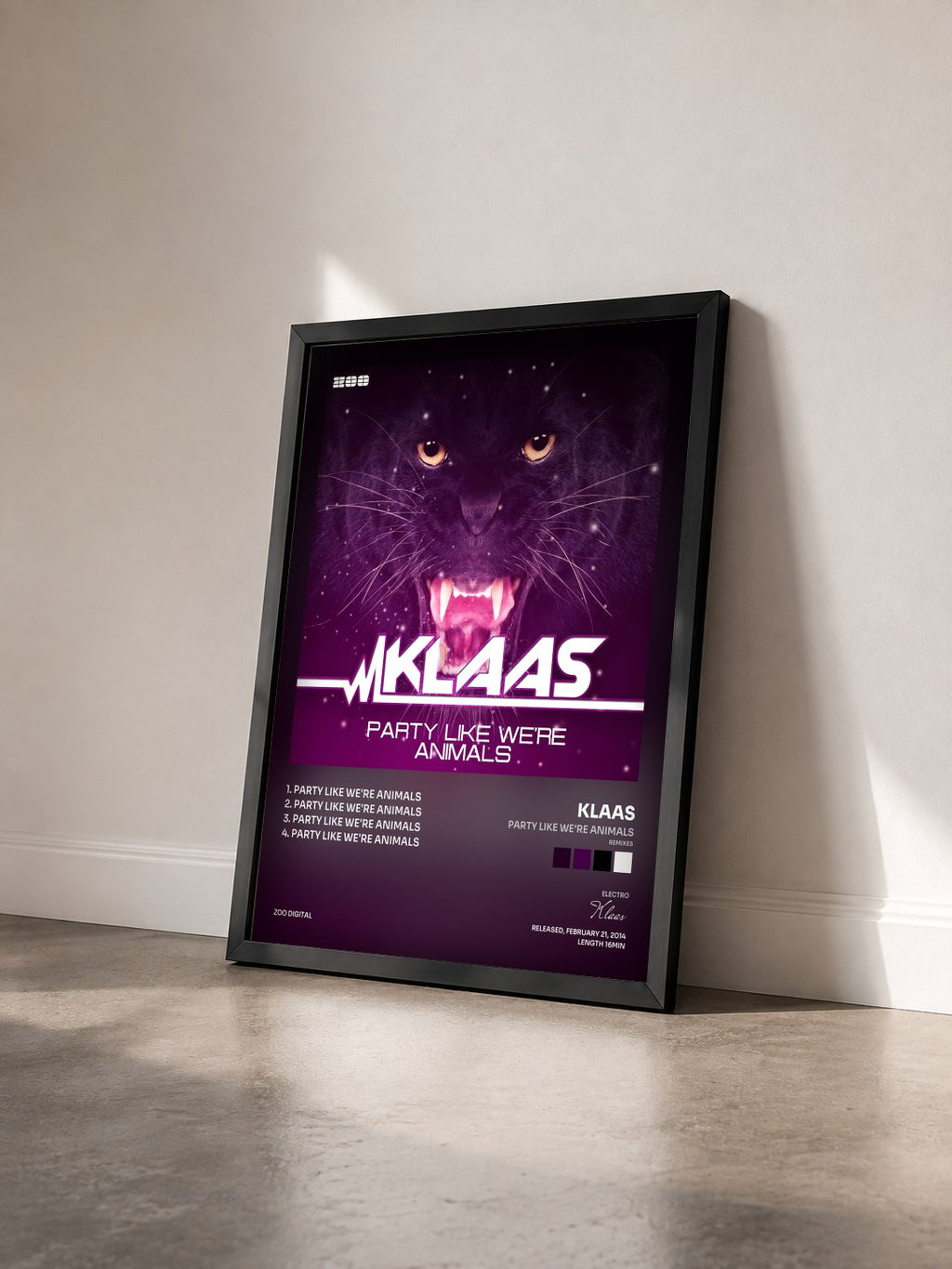 #noir Tableau de l'album Party Like We're Animals (Remixes) de Klaas vu de trois quarts, cadre noir
