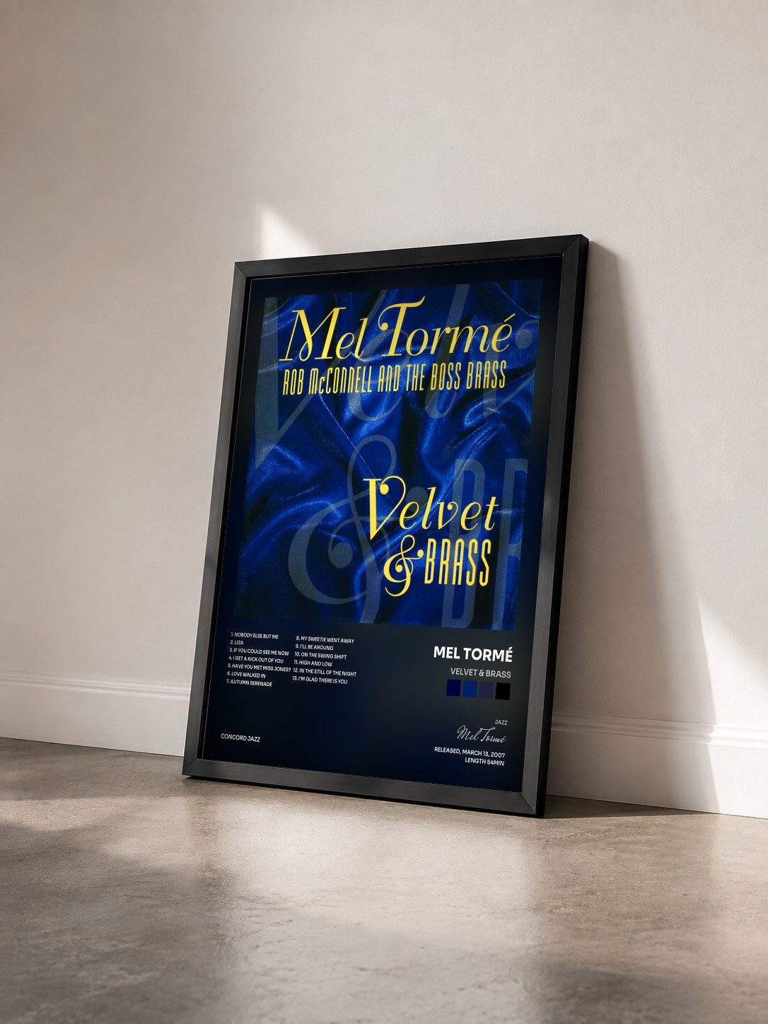 #noir Tableau de l'album Velvet & Brass de Mel Tormé vu de trois quarts, cadre noir
