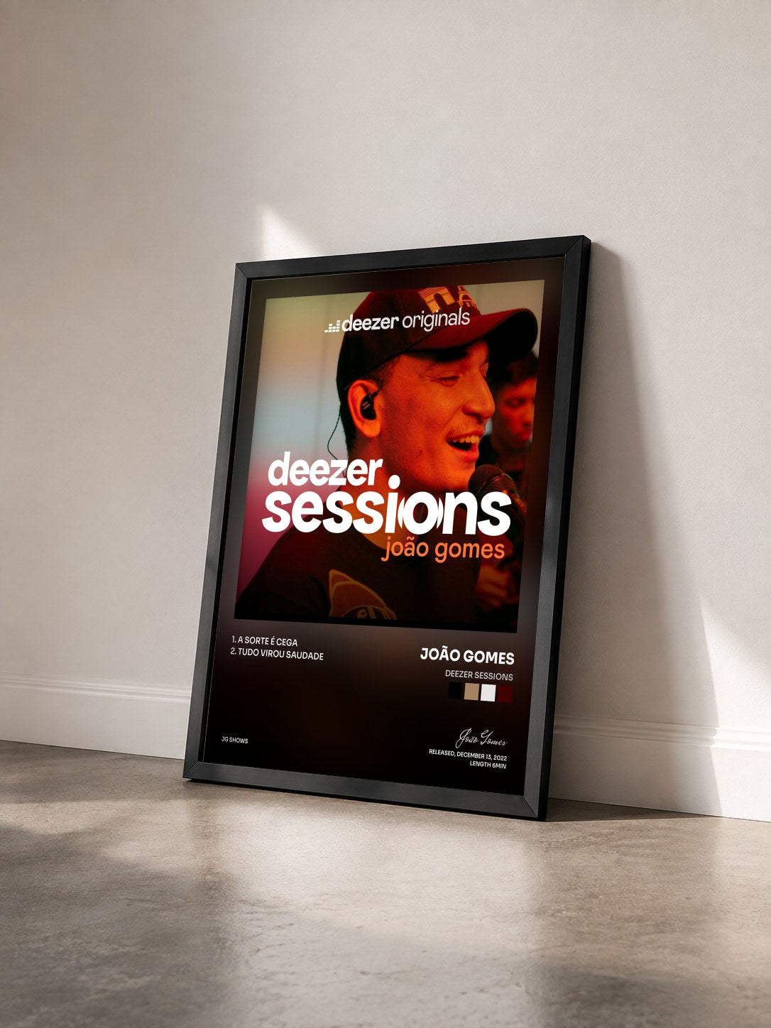 #noir Tableau de l'album Deezer Sessions de João Gomes vu de trois quarts, cadre noir