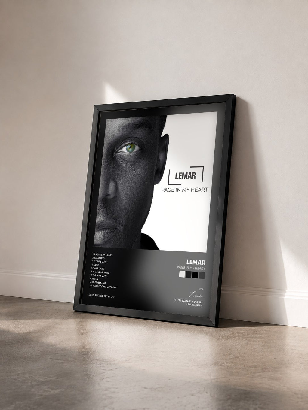 #noir Tableau de l'album Page In My Heart de Lemar vu de trois quarts, cadre noir