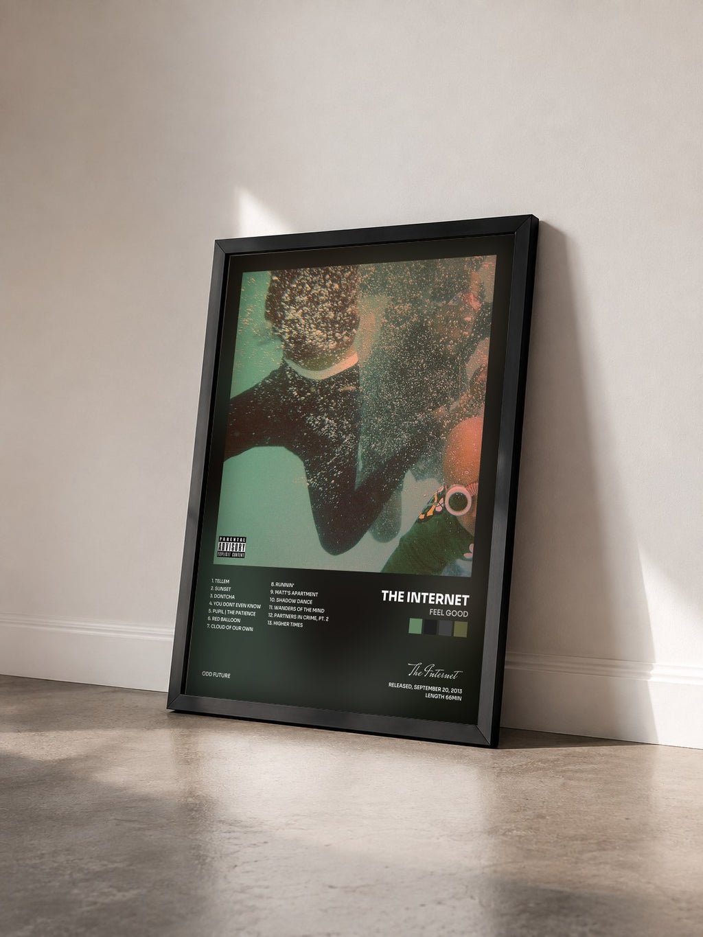 #noir Tableau de l'album Feel Good de The Internet vu de trois quarts, cadre noir