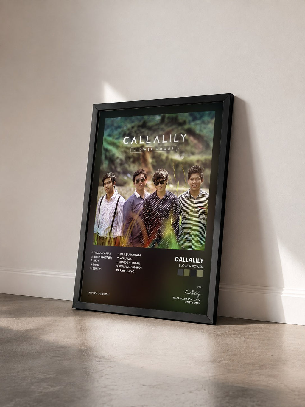 #noir Tableau de l'album Flower Power de Callalily vu de trois quarts, cadre noir