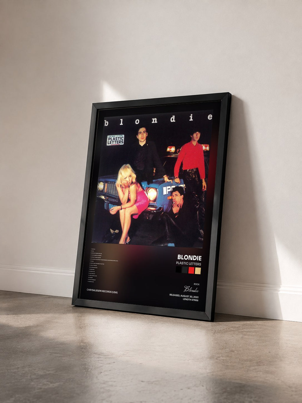 #noir Tableau de l'album Plastic Letters de Blondie vu de trois quarts, cadre noir