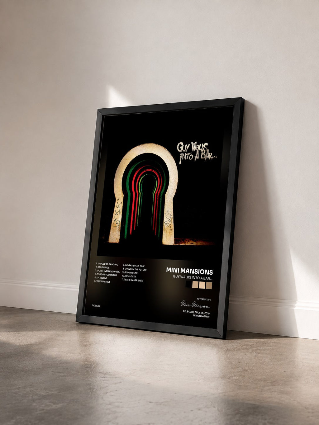 #noir Tableau de l'album Guy Walks Into A Bar… de Mini Mansions vu de trois quarts, cadre noir