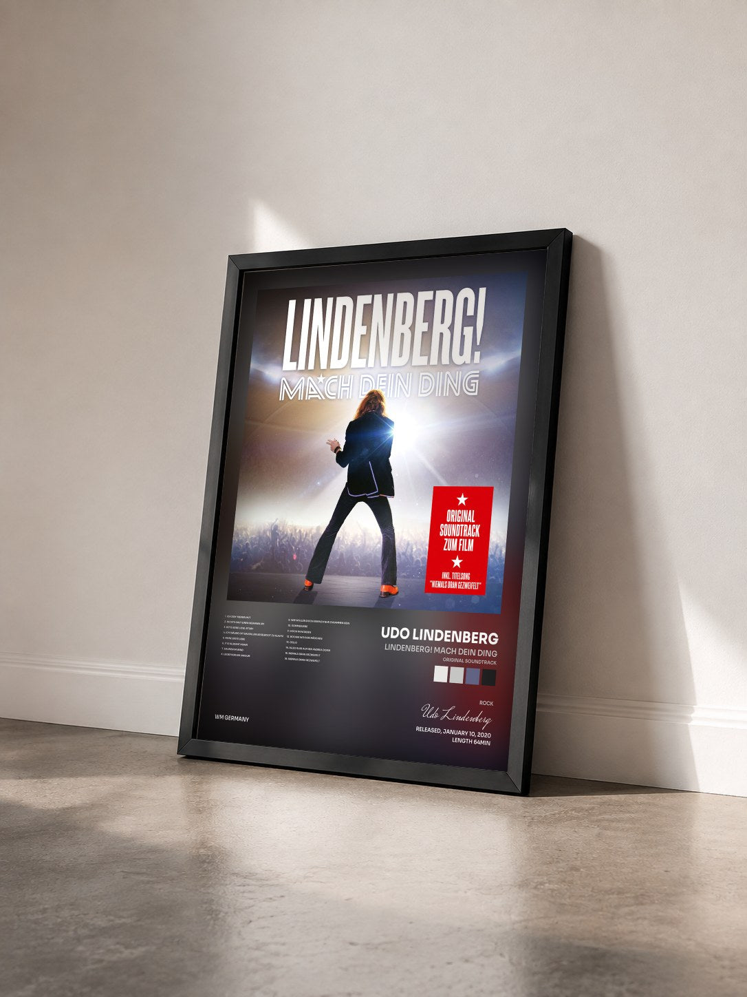 #noir Tableau de l'album Lindenberg! Mach Dein Ding (Original Soundtrack) de Udo Lindenberg vu de trois quarts, cadre noir
