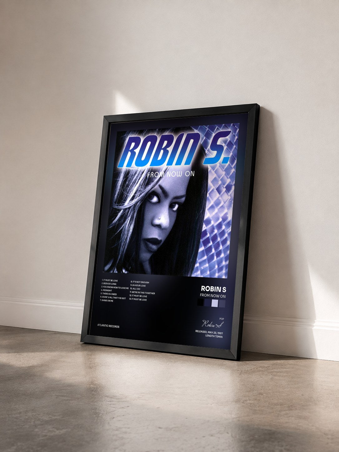 #noir Tableau de l'album From Now On de Robin S vu de trois quarts, cadre noir