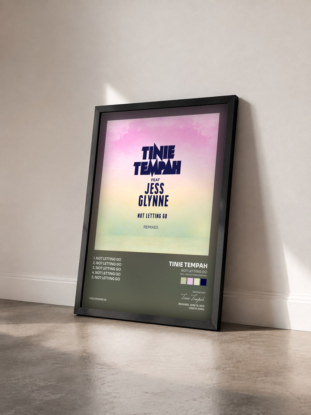 #noir Tableau de l'album Not Letting Go (feat. Jess Glynne) (Remixes) de Tinie Tempah vu de trois quarts, cadre noir
