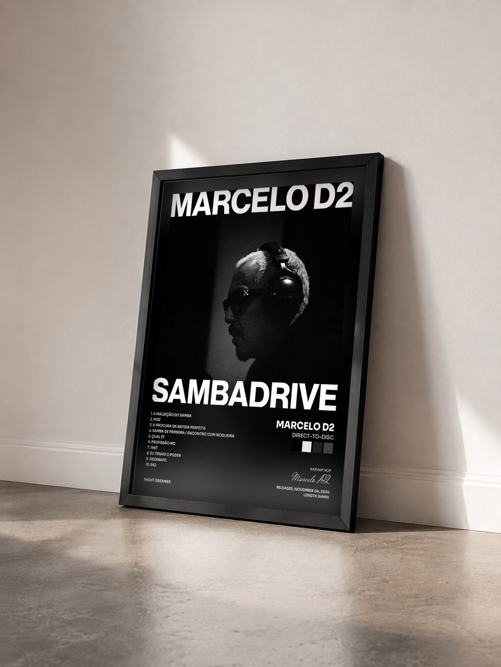 #noir Tableau de l'album Direct-to-Disc de Marcelo D2 vu de trois quarts, cadre noir