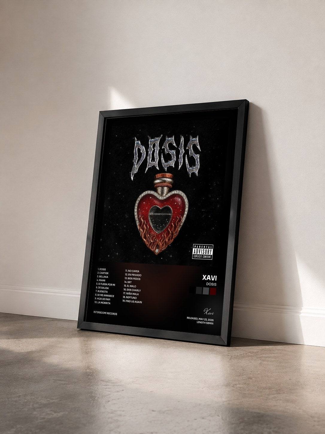 #noir Tableau de l'album DOSIS de Xavi vu de trois quarts, cadre noir