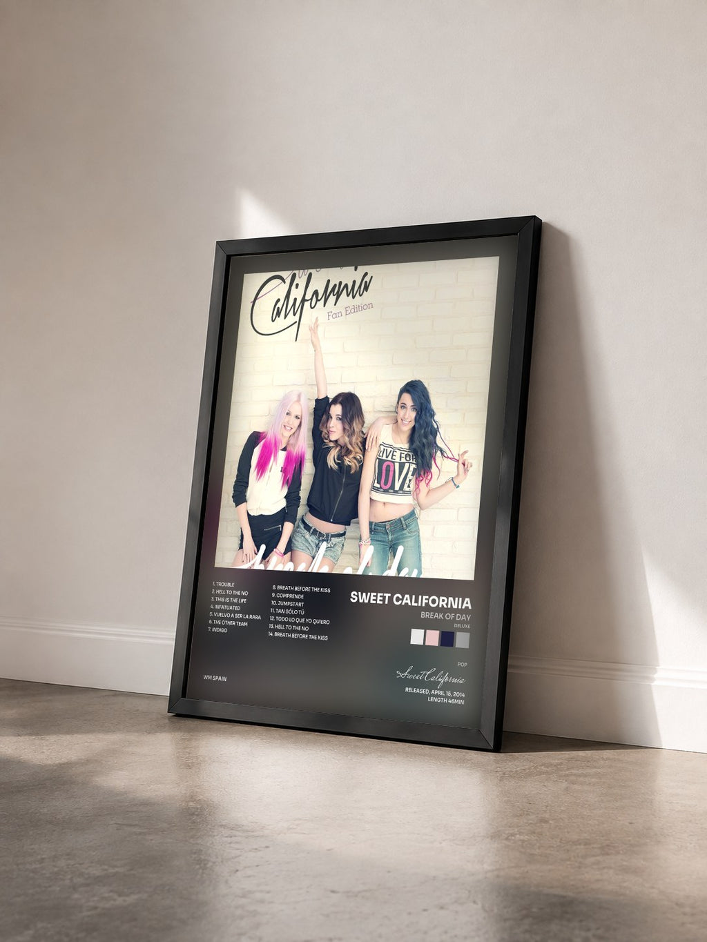 #noir Tableau de l'album Break of Day (Deluxe) de Sweet California vu de trois quarts, cadre noir
