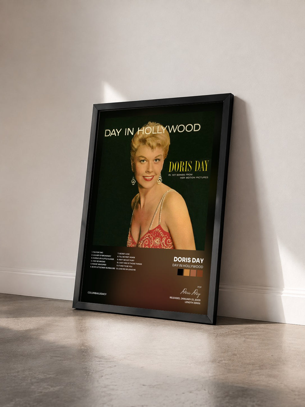 #noir Tableau de l'album Day in Hollywood de Doris Day vu de trois quarts, cadre noir
