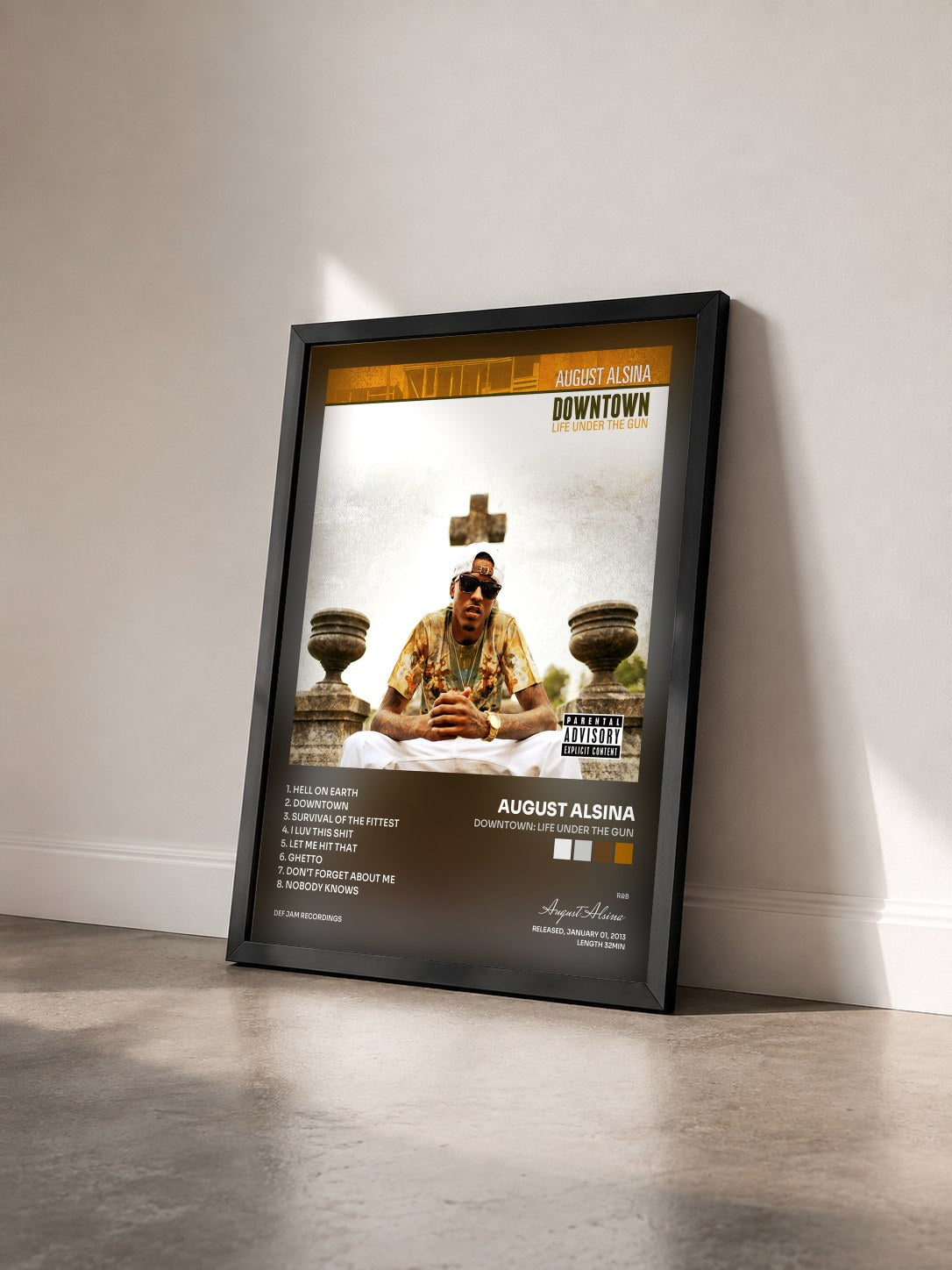 #noir Tableau de l'album Downtown: Life Under The Gun de August Alsina vu de trois quarts, cadre noir
