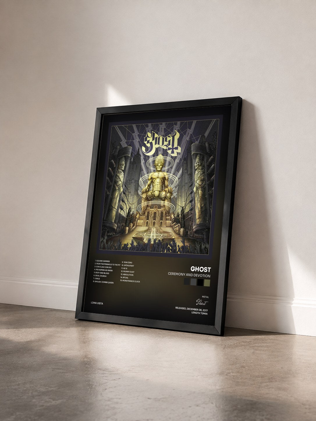 #noir Tableau de l'album Ceremony And Devotion de Ghost vu de trois quarts, cadre noir