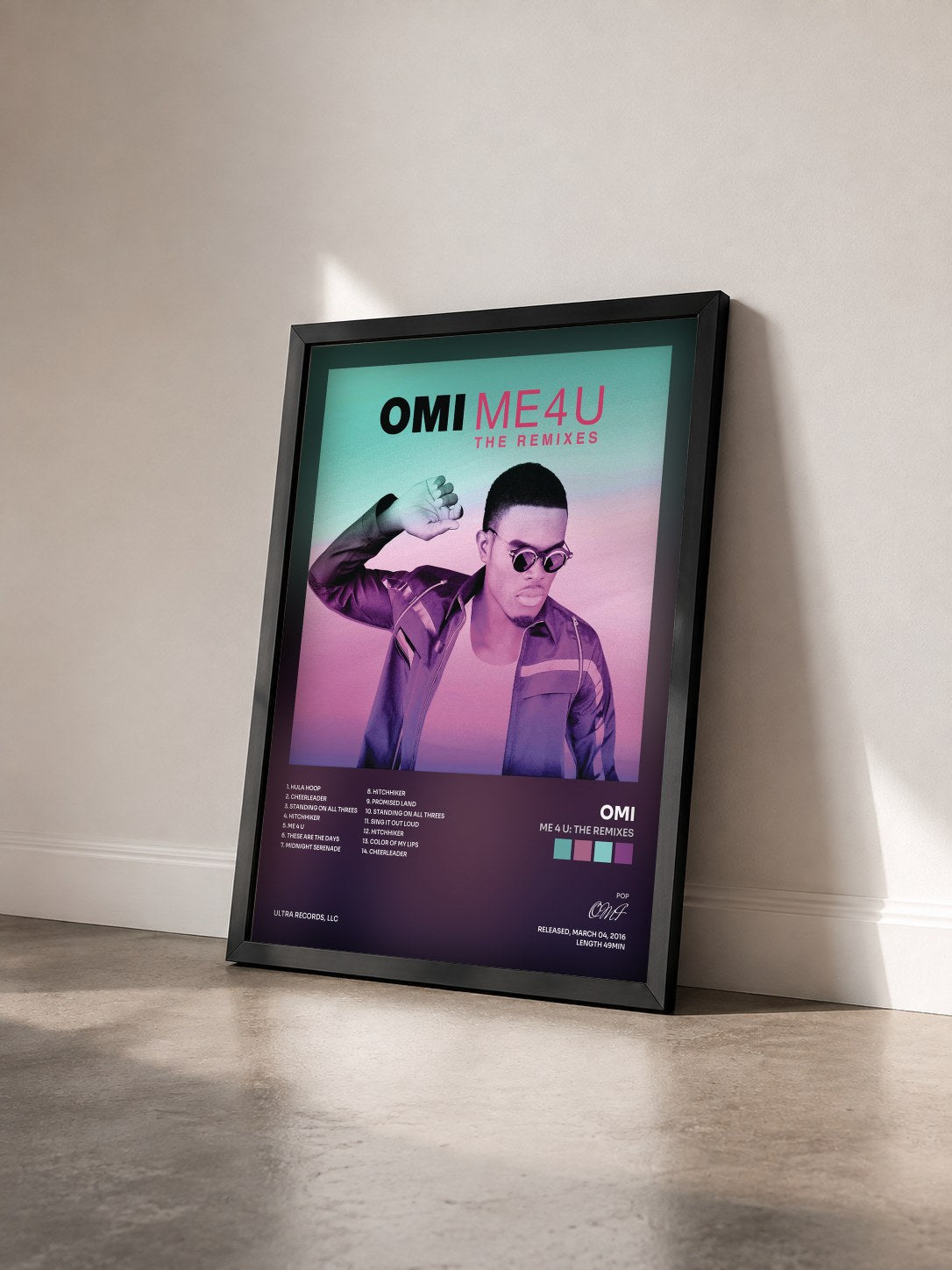 #noir Tableau de l'album Me 4 U: The Remixes de OMI vu de trois quarts, cadre noir