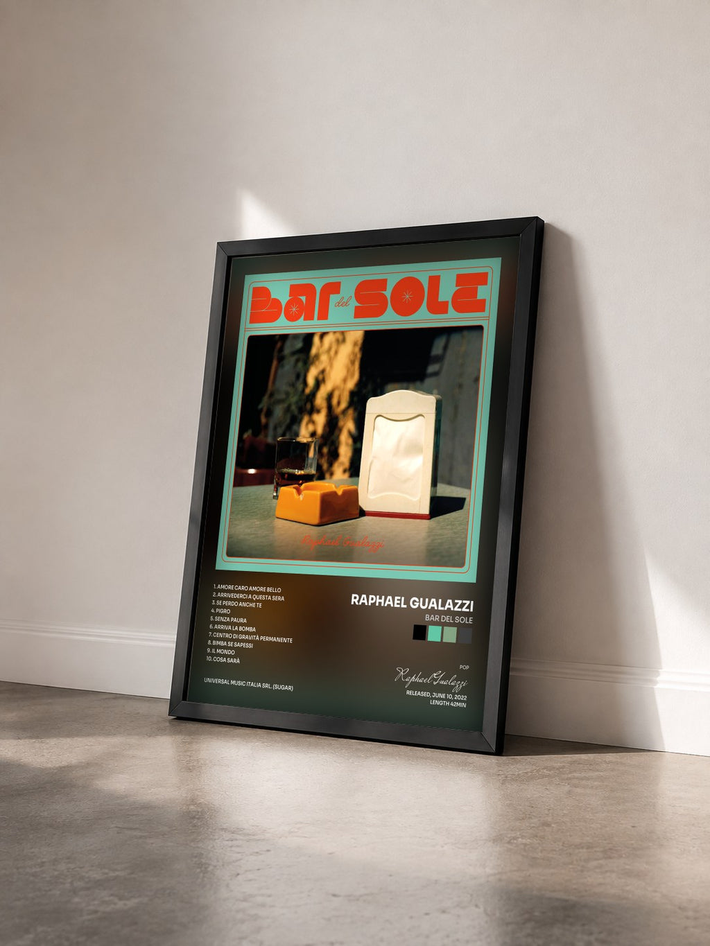 #noir Tableau de l'album BAR DEL SOLE de Raphael Gualazzi vu de trois quarts, cadre noir