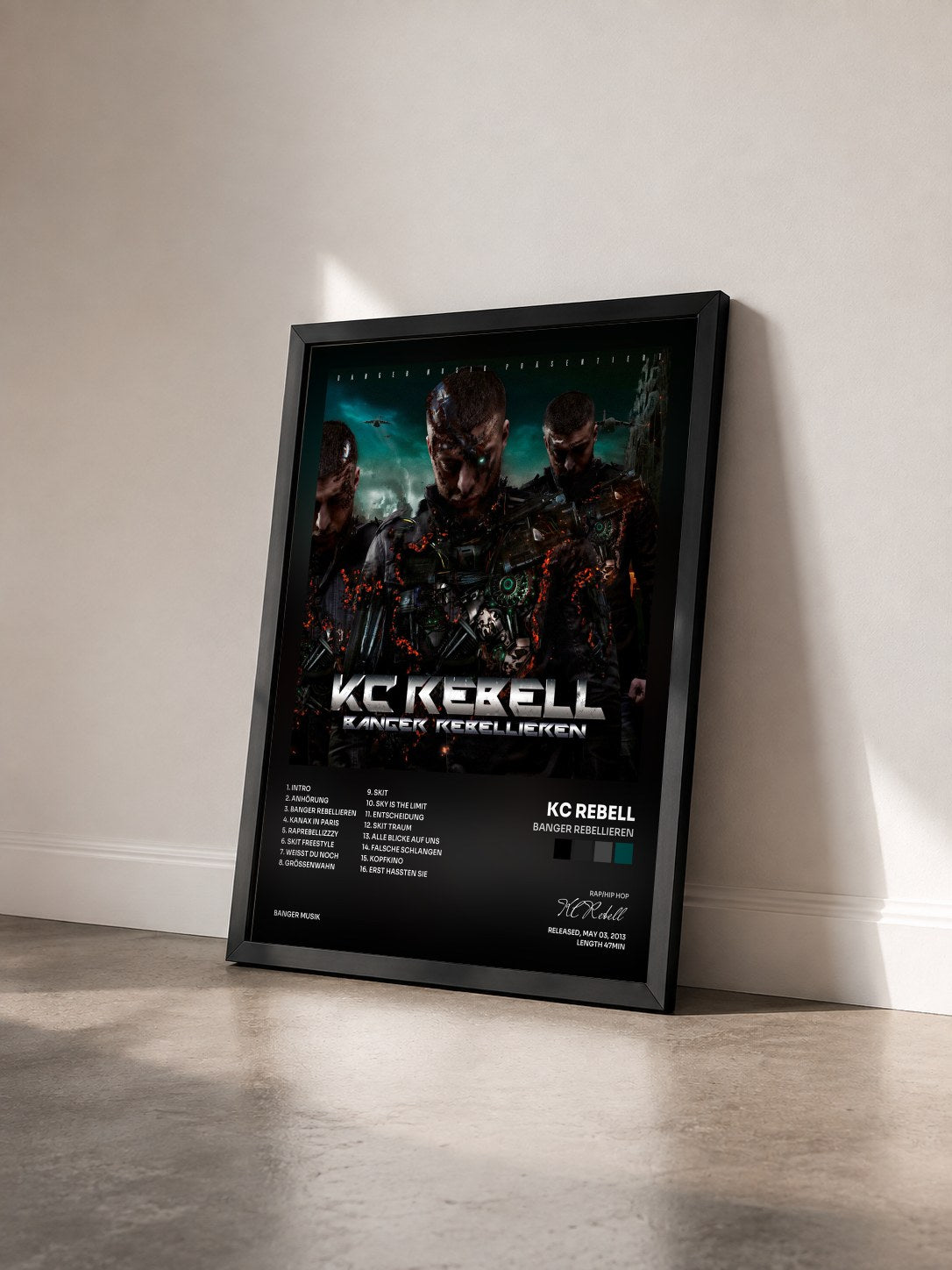 #noir Tableau de l'album Banger rebellieren de KC Rebell vu de trois quarts, cadre noir