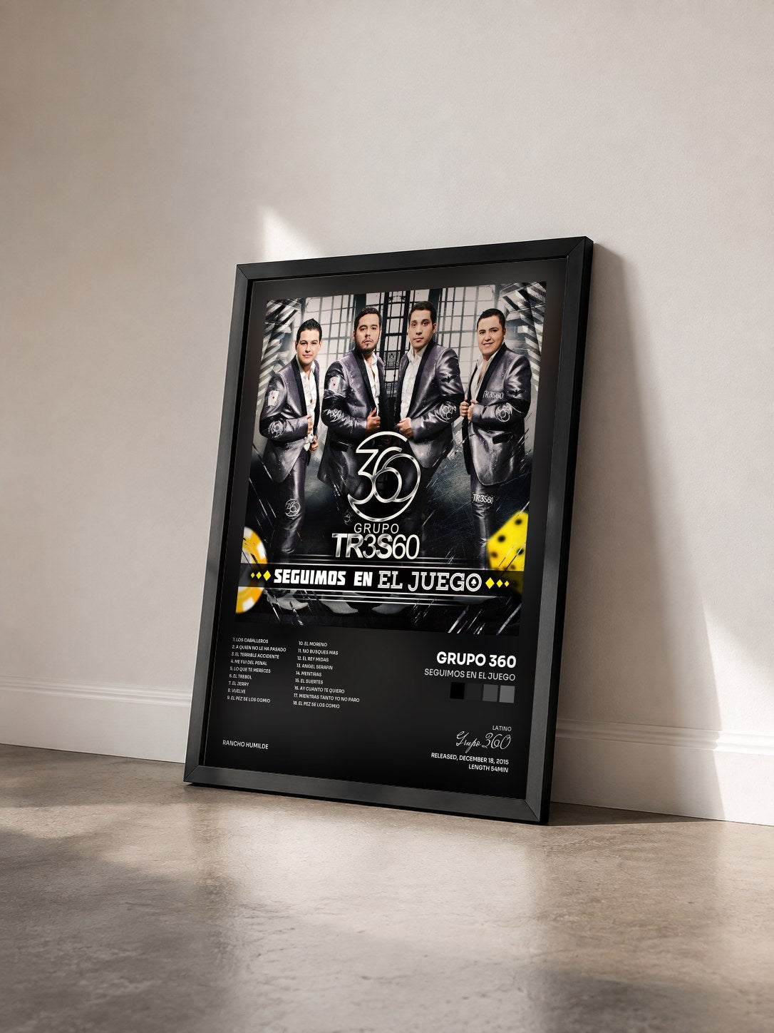 #noir Tableau de l'album Seguimos En El Juego de Grupo 360 vu de trois quarts, cadre noir