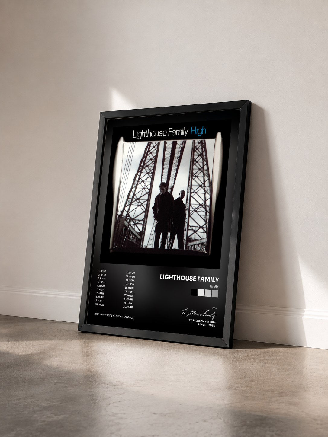 #noir Tableau de l'album High de Lighthouse Family vu de trois quarts, cadre noir