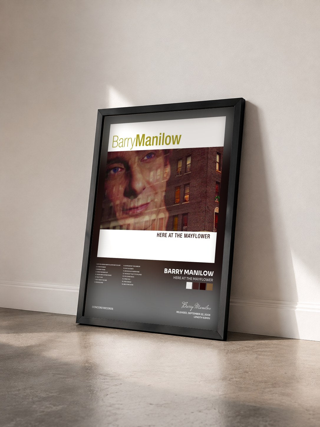 #noir Tableau de l'album Here At The Mayflower de Barry Manilow vu de trois quarts, cadre noir