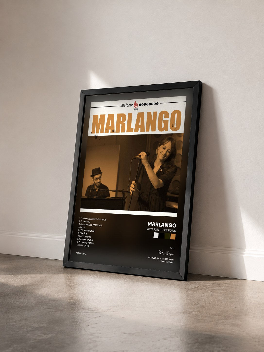 #noir Tableau de l'album Altafonte Sessions de Marlango vu de trois quarts, cadre noir