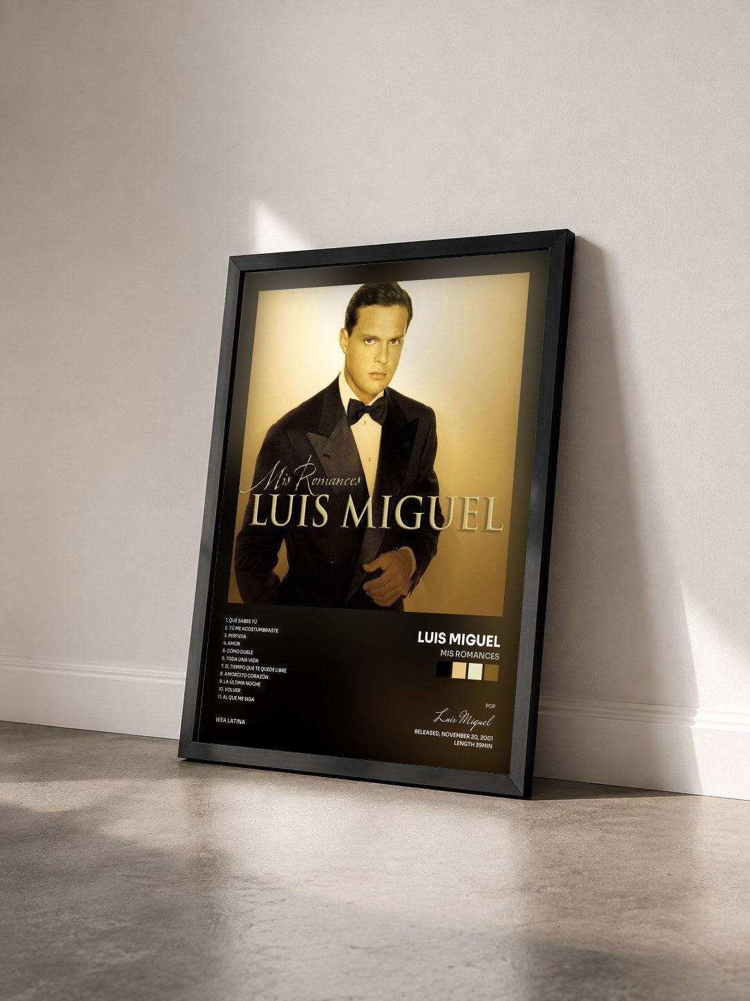 #noir Tableau de l'album Mis Romances de Luis Miguel vu de trois quarts, cadre noir
