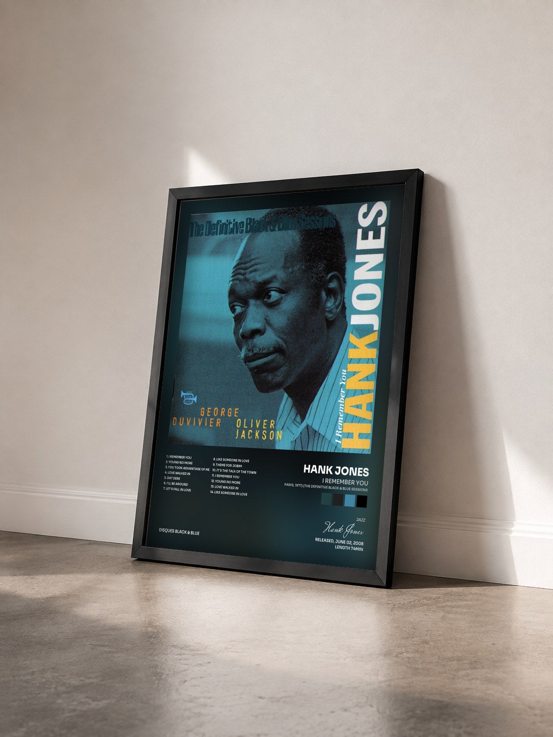 #noir Tableau de l'album I Remember You (Paris, 1977) (The Definitive Black & Blue Sessions) de Hank Jones vu de trois quarts, cadre noir