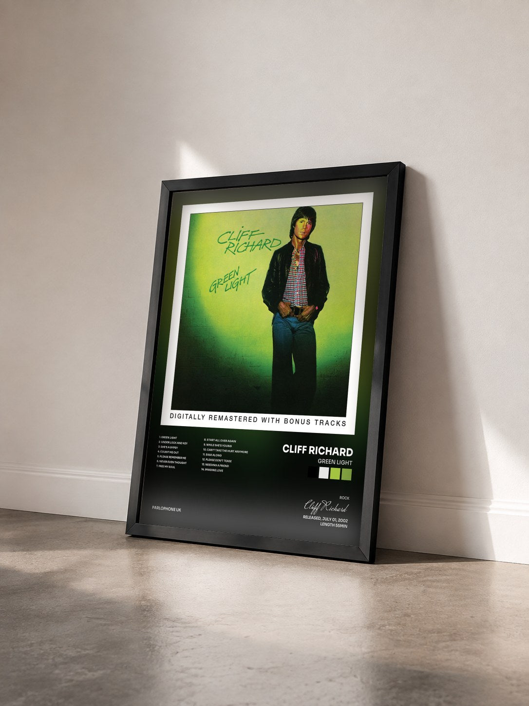 #noir Tableau de l'album Green Light de Cliff Richard vu de trois quarts, cadre noir
