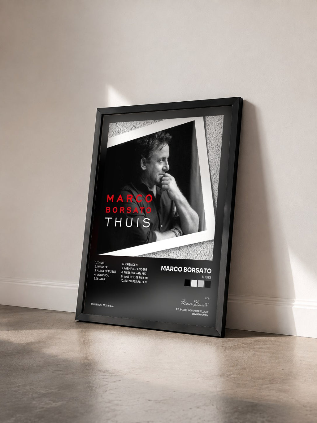 #noir Tableau de l'album Thuis de Marco Borsato vu de trois quarts, cadre noir