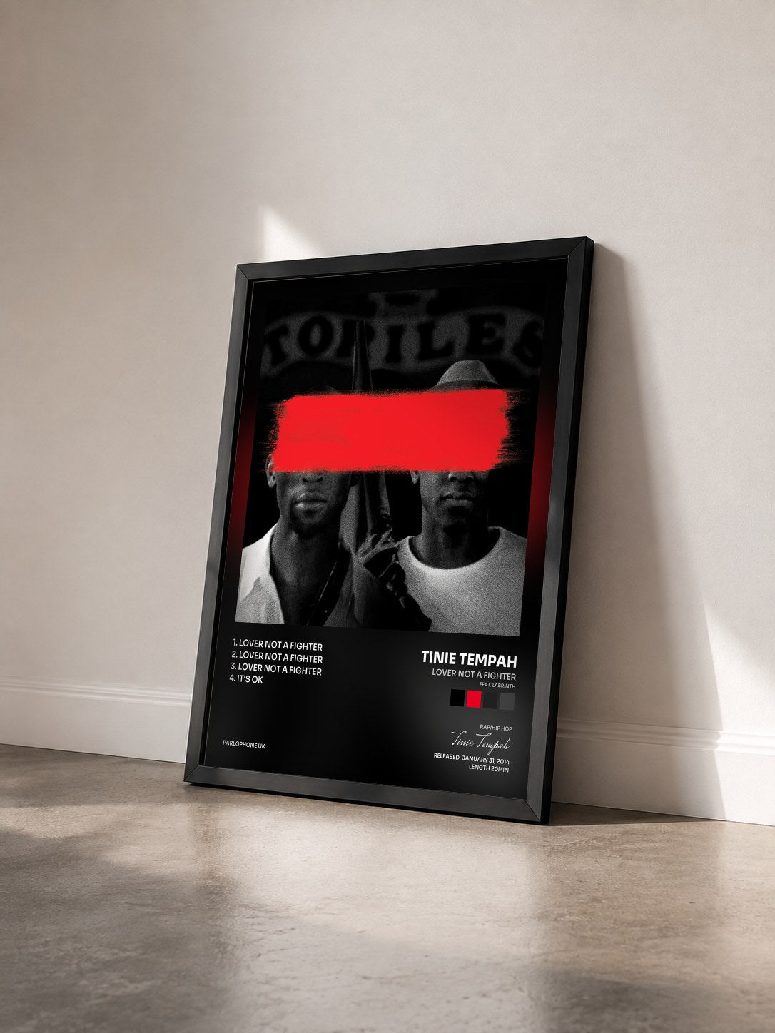 #noir Tableau de l'album Lover Not a Fighter (feat. Labrinth) EP de Tinie Tempah vu de trois quarts, cadre noir