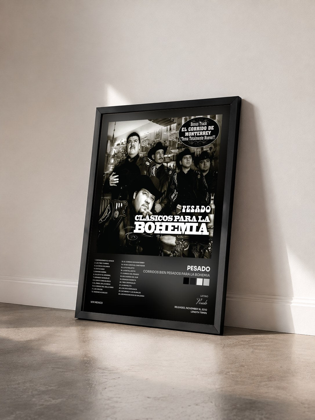 #noir Tableau de l'album Corridos bien Pesados para la Bohemia de Pesado vu de trois quarts, cadre noir