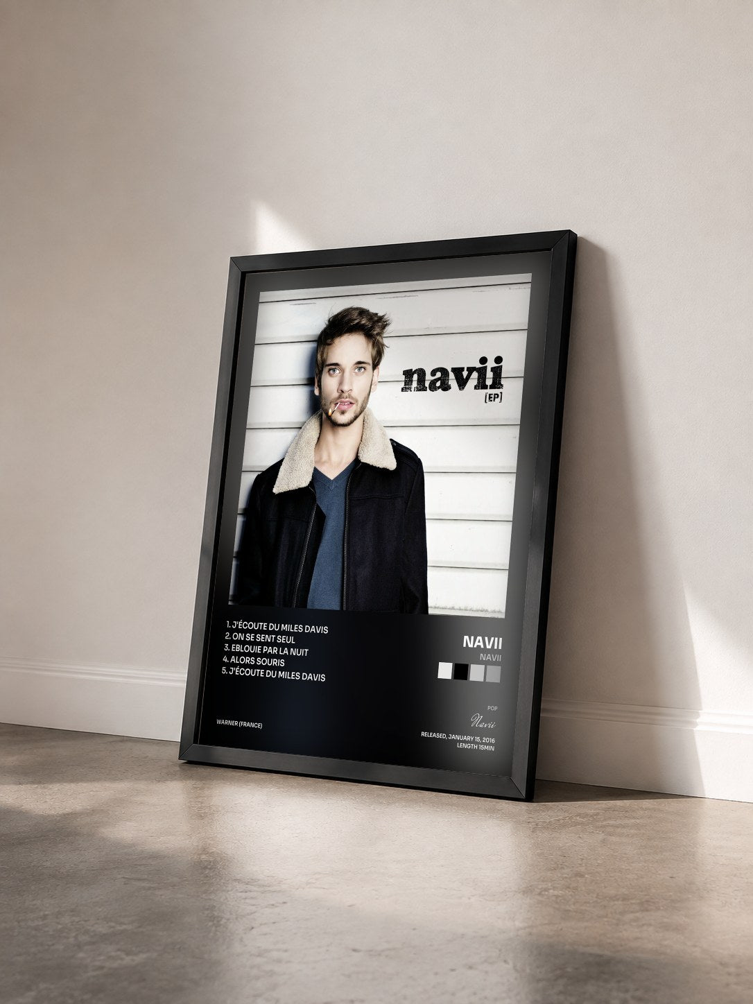 #noir Tableau de l'album Navii de Navii vu de trois quarts, cadre noir