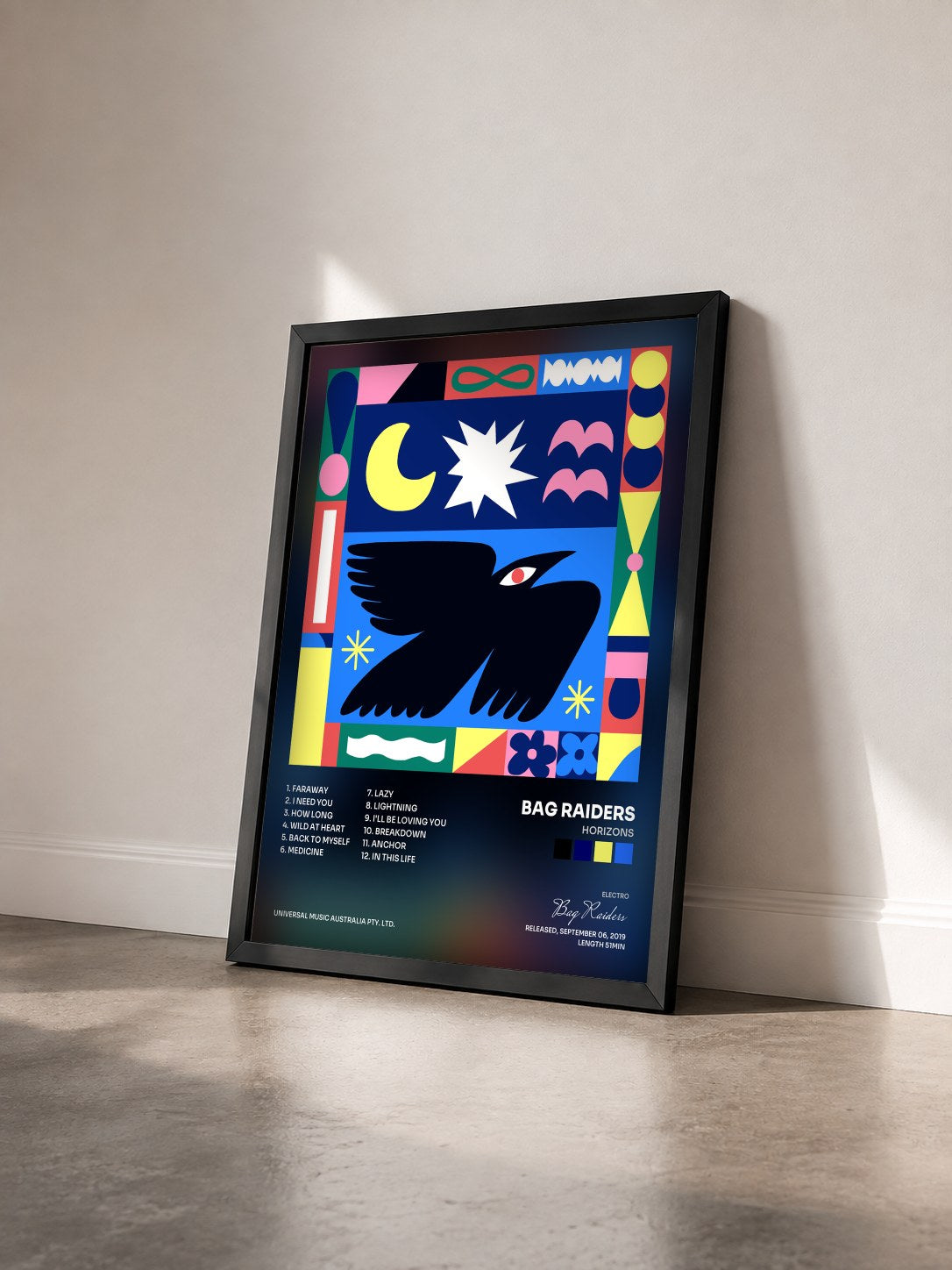 #noir Tableau de l'album Horizons de Bag Raiders vu de trois quarts, cadre noir