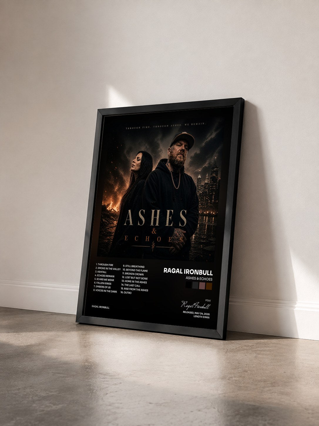 #noir Tableau de l'album ASHES & ECHOES de Ragal Ironbull vu de trois quarts, cadre noir