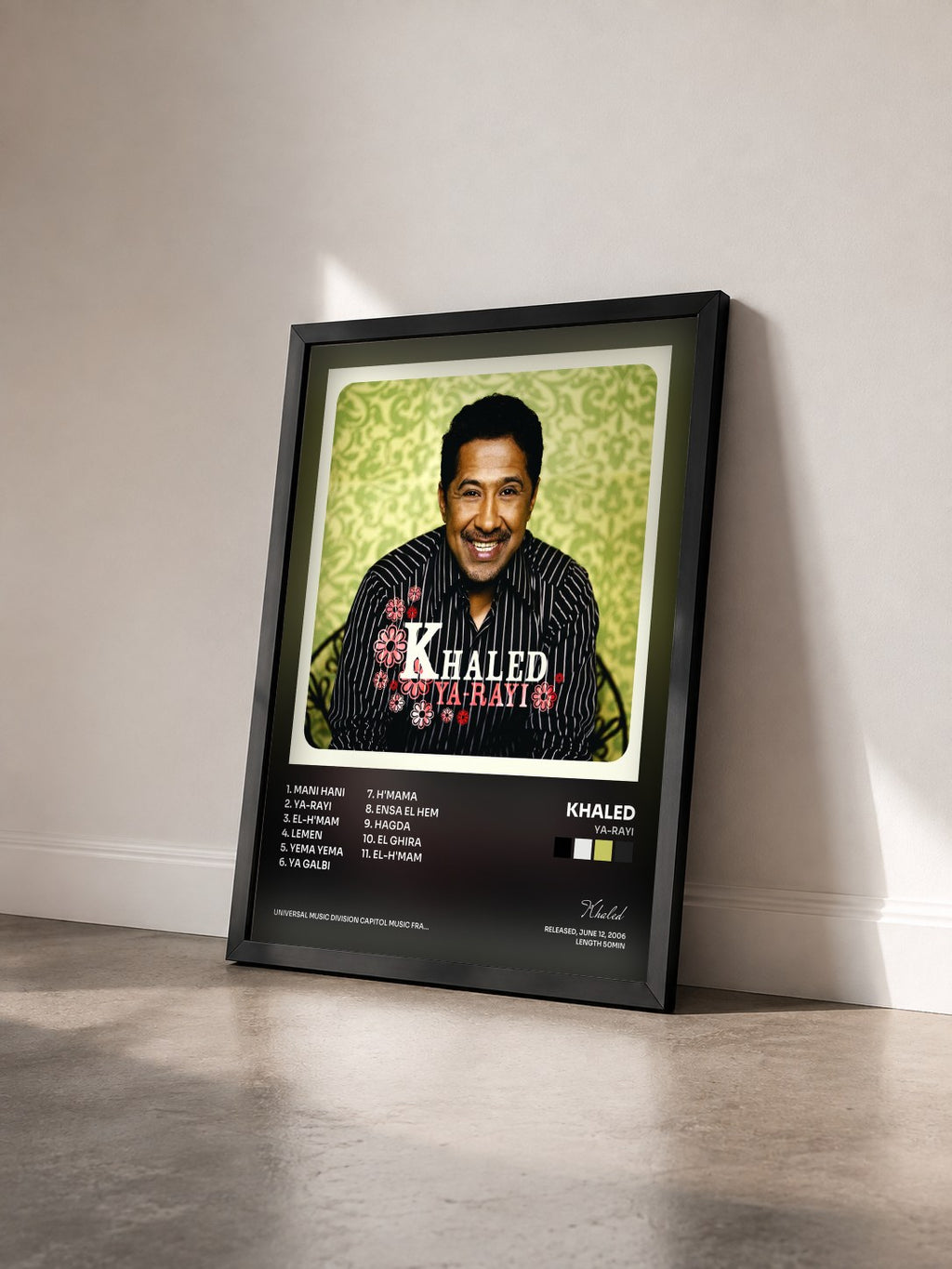 #noir Tableau de l'album Ya-Rayi de Khaled vu de trois quarts, cadre noir
