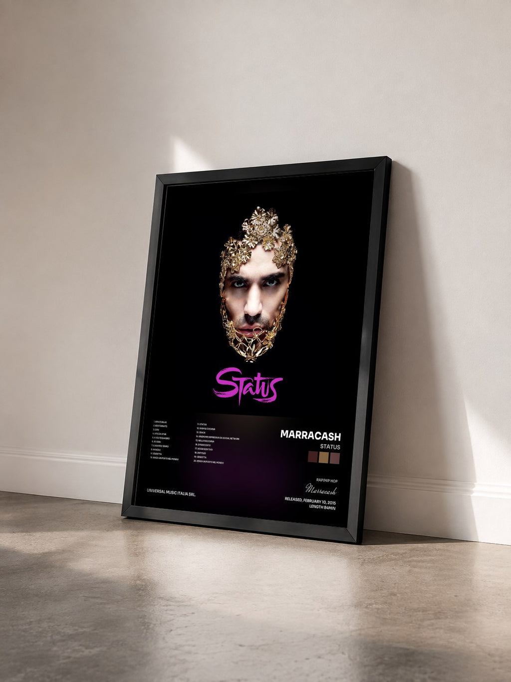 #noir Tableau de l'album Status de Marracash vu de trois quarts, cadre noir