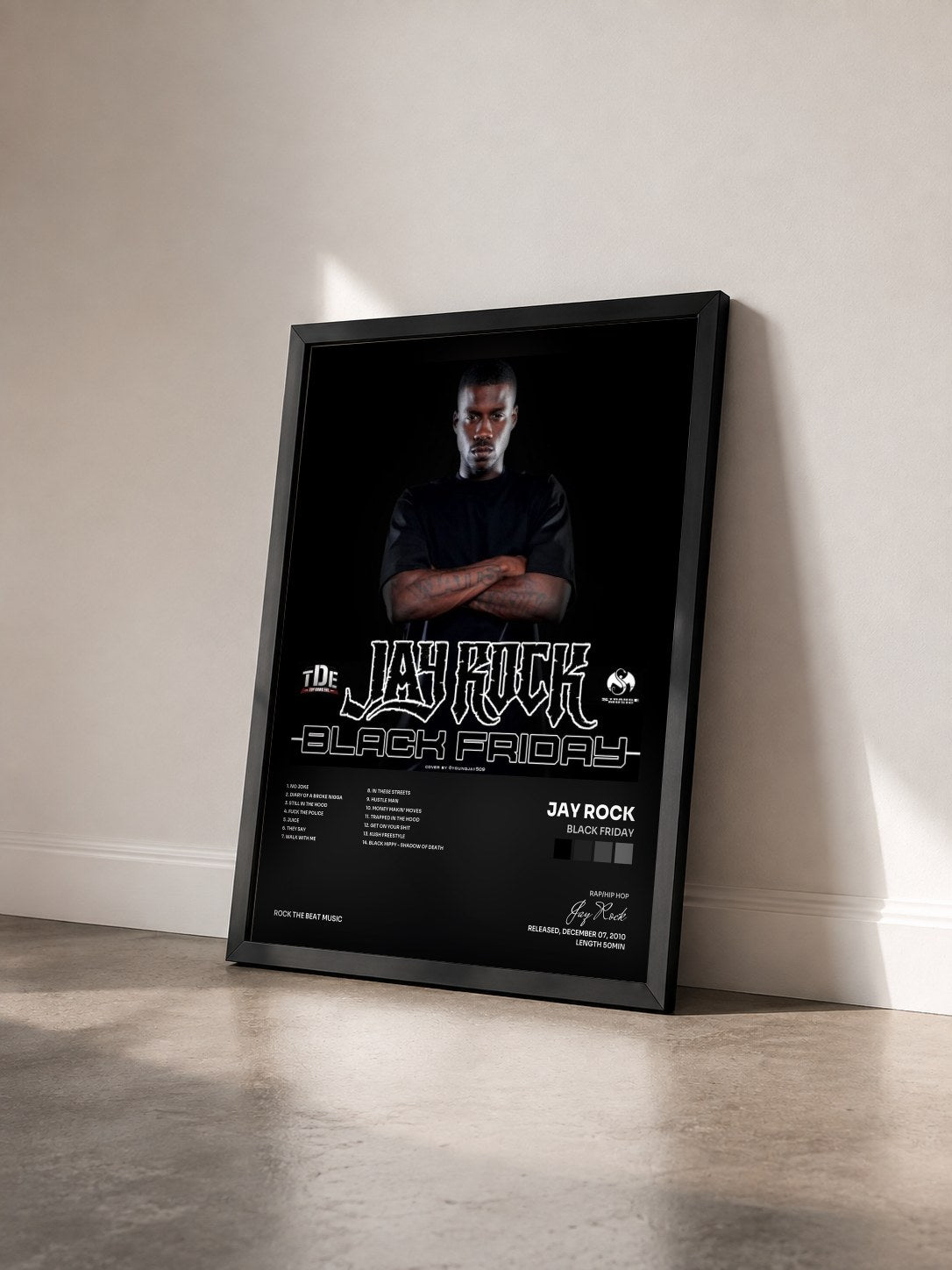 #noir Tableau de l'album Black Friday de Jay Rock vu de trois quarts, cadre noir