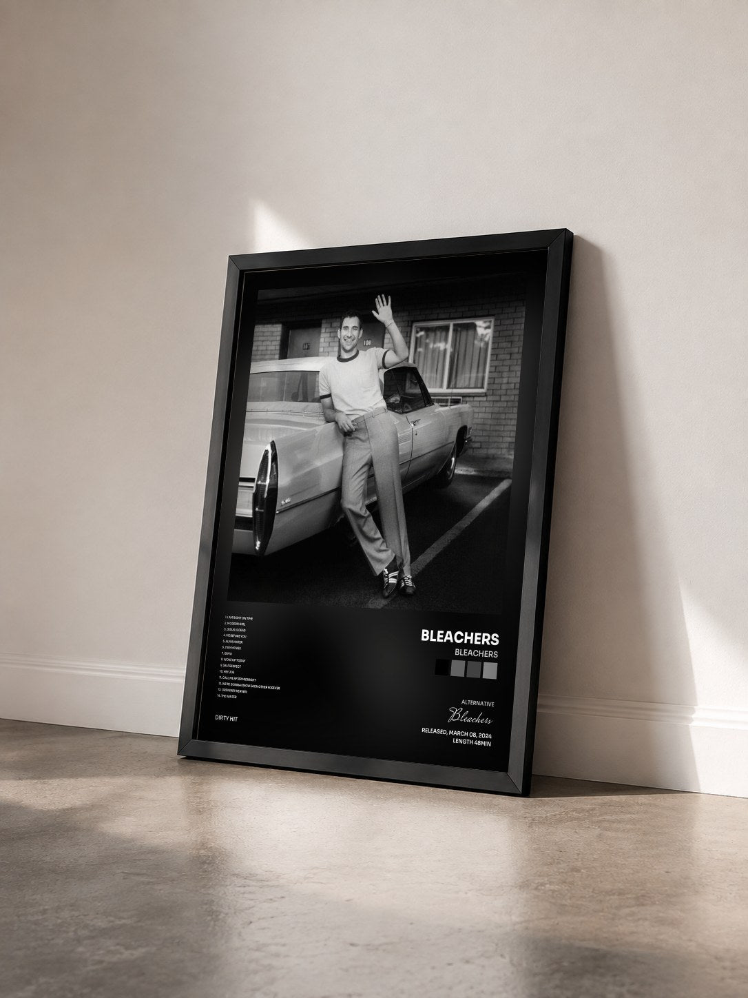 #noir Tableau de l'album Bleachers de Bleachers vu de trois quarts, cadre noir