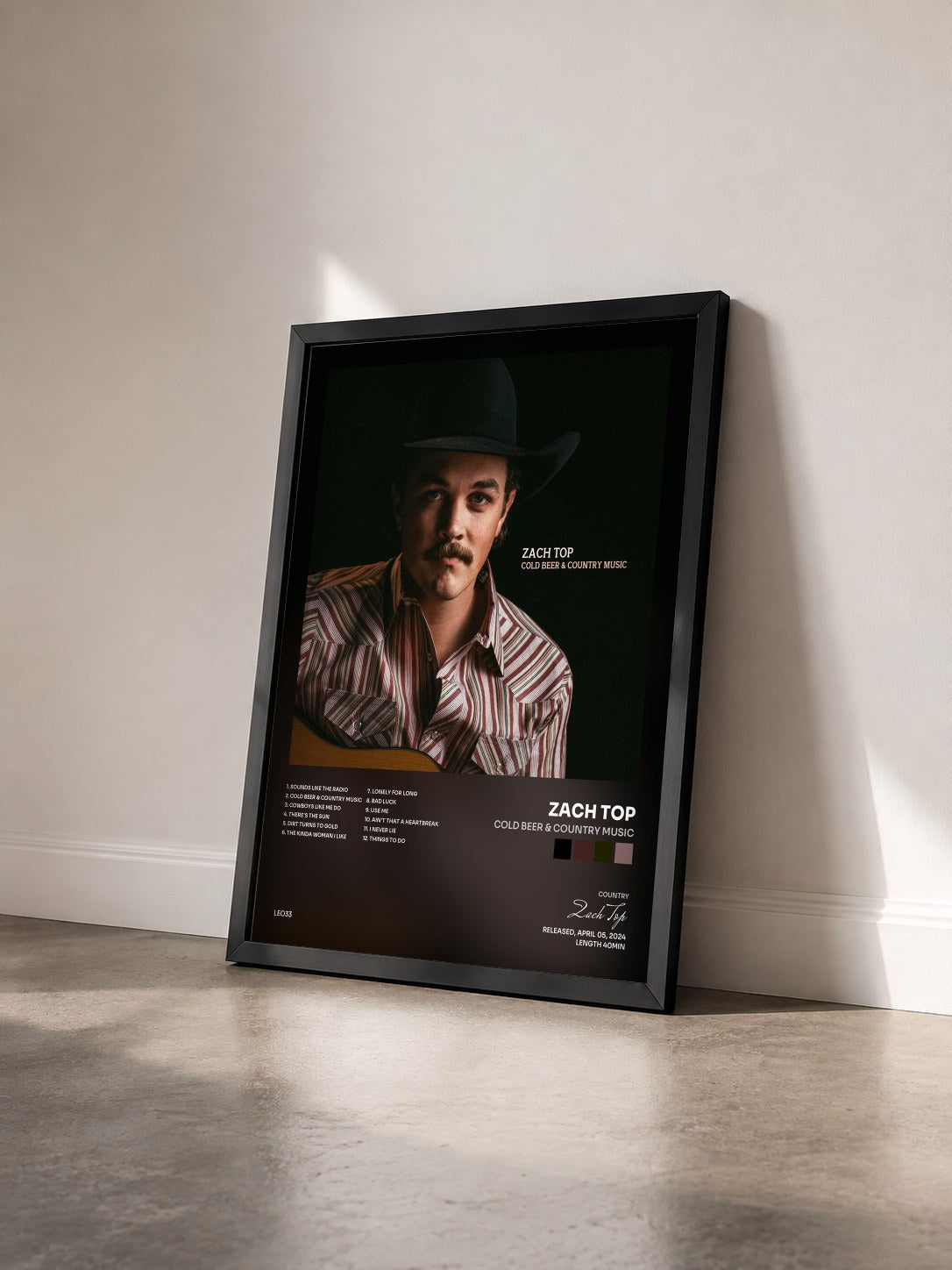 #noir Tableau de l'album Cold Beer & Country Music de Zach Top vu de trois quarts, cadre noir