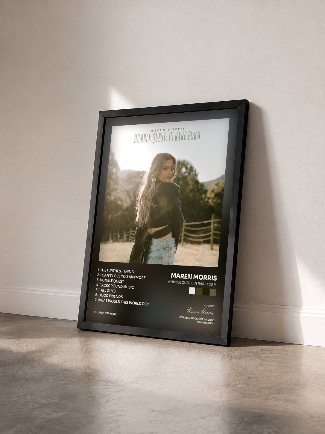 #noir Tableau de l'album Humble Quest: In Rare Form de Maren Morris vu de trois quarts, cadre noir