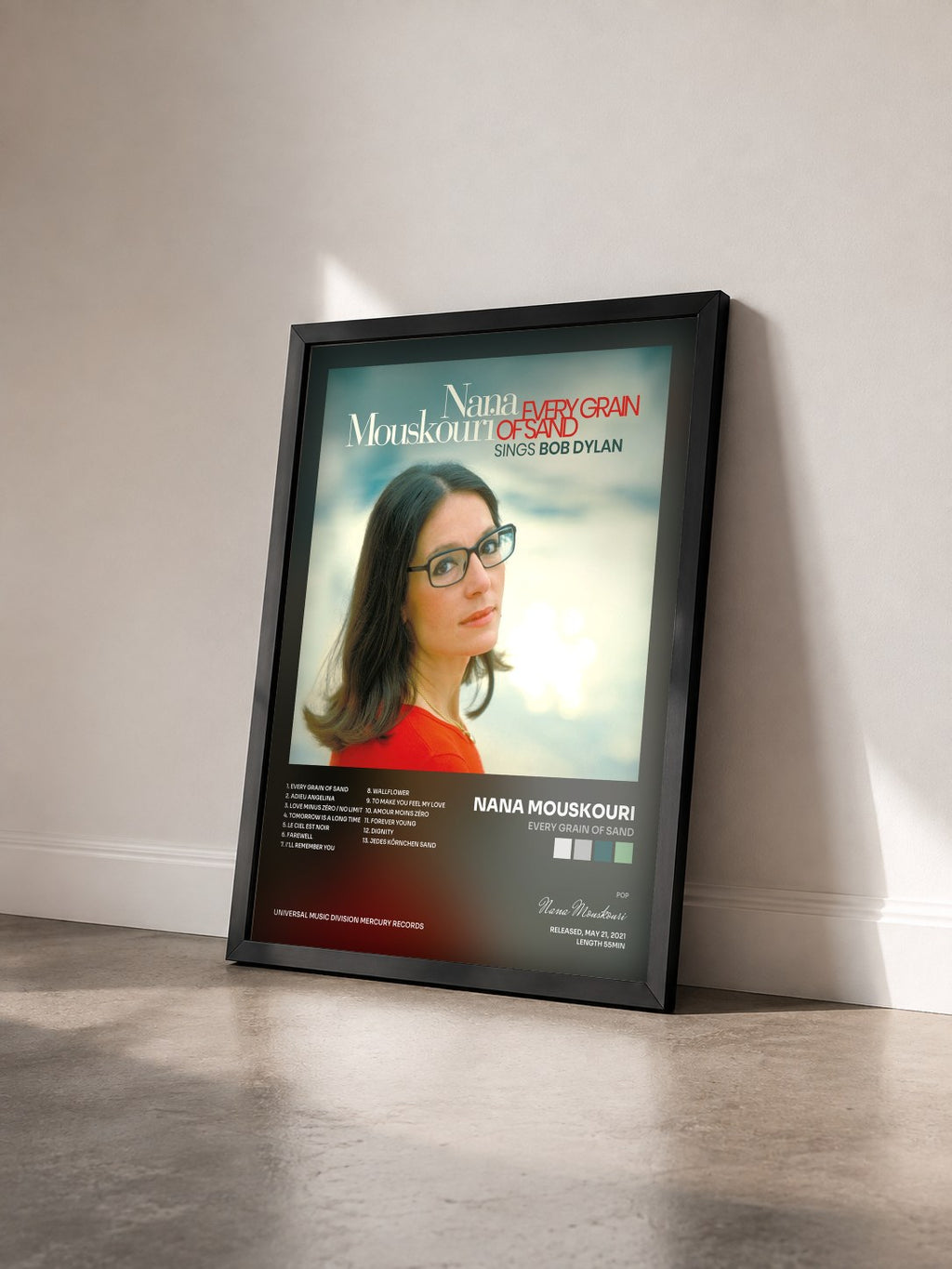 #noir Tableau de l'album Every Grain of Sand de Nana Mouskouri vu de trois quarts, cadre noir
