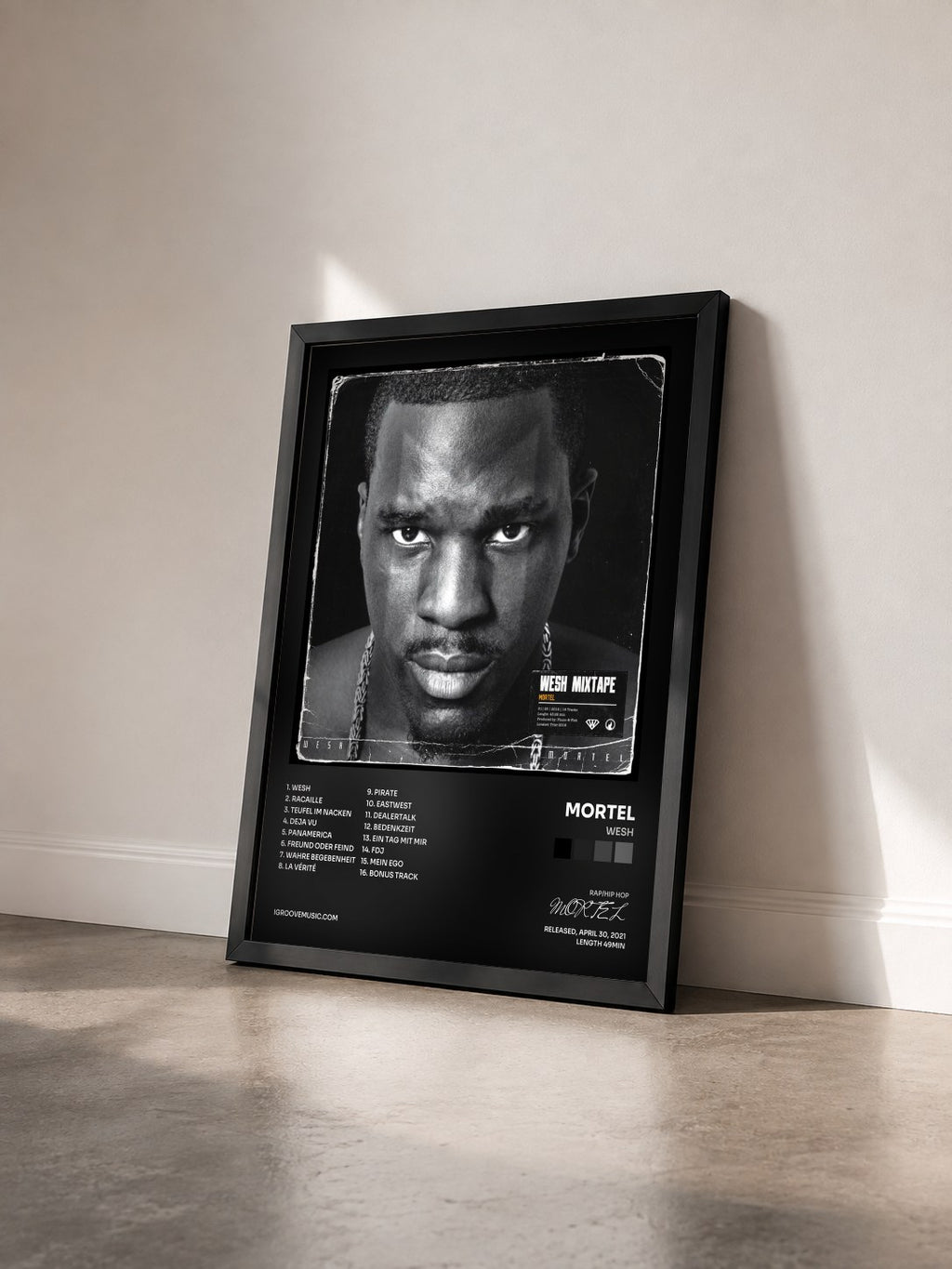 #noir Tableau de l'album Wesh de MORTEL vu de trois quarts, cadre noir