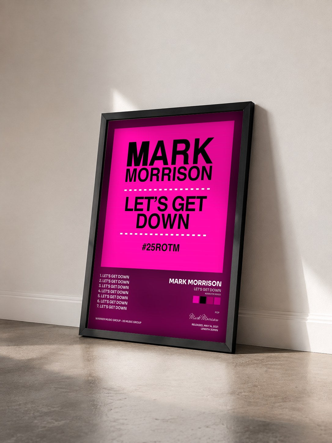 #noir Tableau de l'album Let's Get Down (#25ROTM Mixes) de Mark Morrison vu de trois quarts, cadre noir