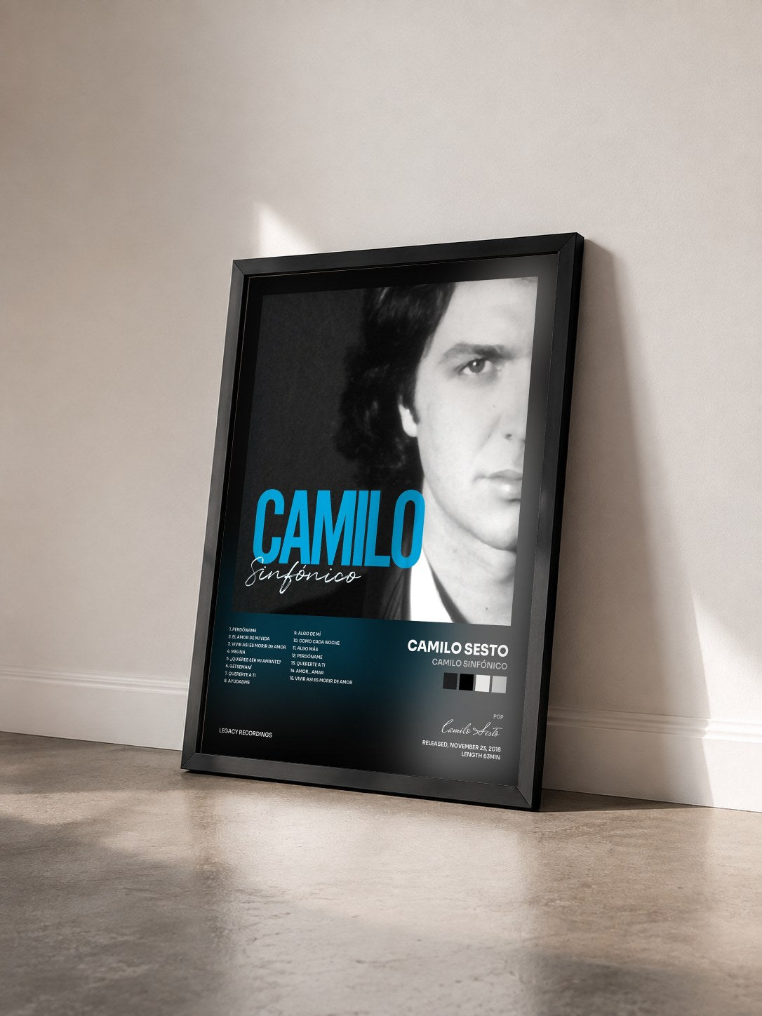 #noir Tableau de l'album Camilo Sinfónico de Camilo Sesto vu de trois quarts, cadre noir