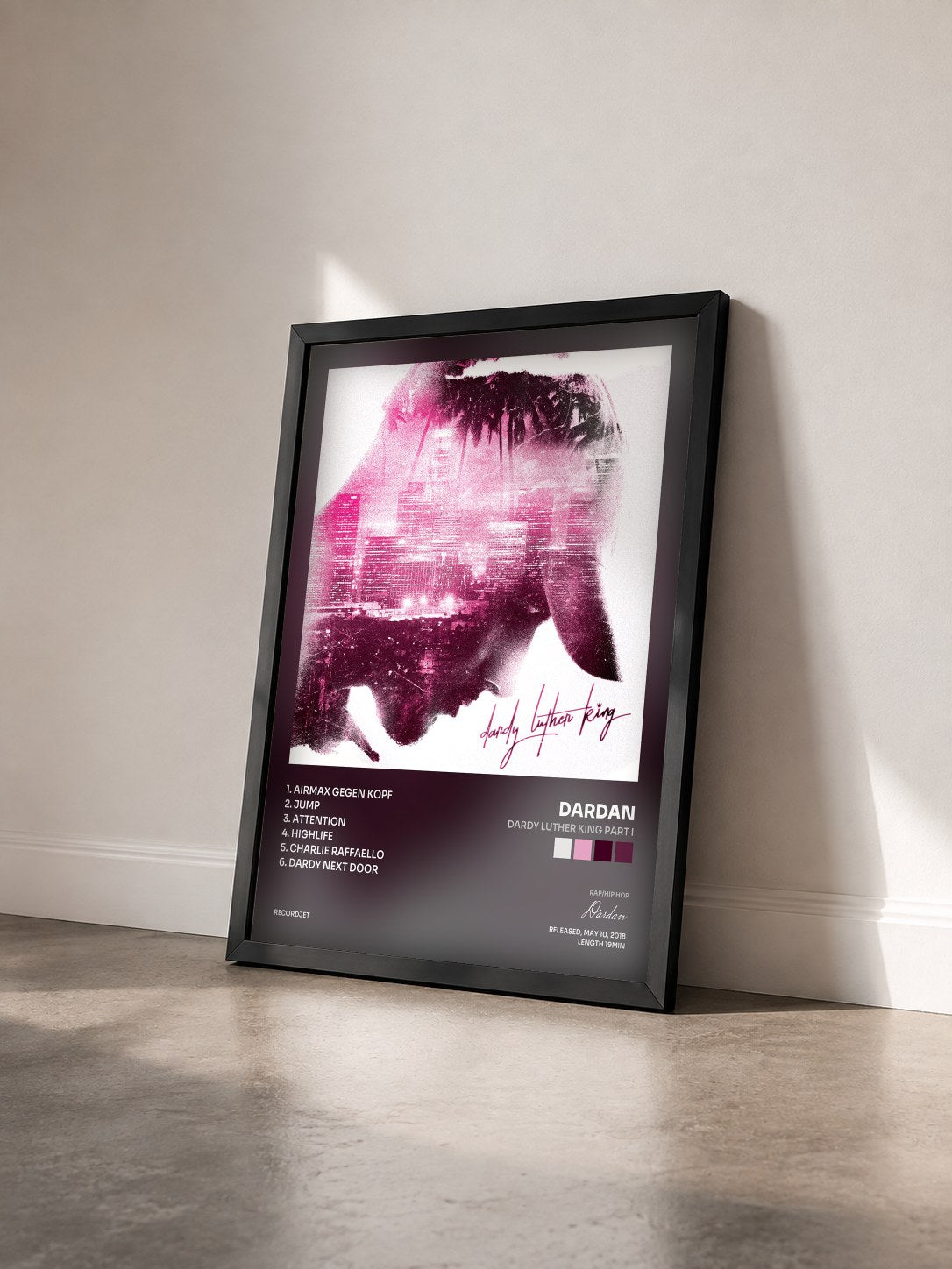 #noir Tableau de l'album Dardy Luther King Part I de Dardan vu de trois quarts, cadre noir