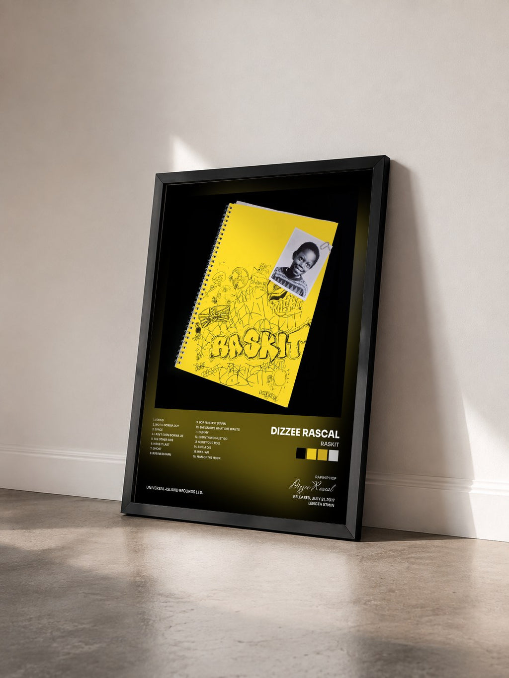 #noir Tableau de l'album Raskit de Dizzee Rascal vu de trois quarts, cadre noir