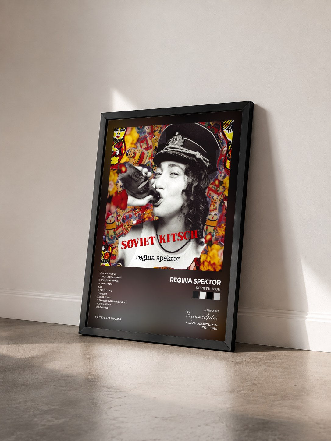 #noir Tableau de l'album Soviet Kitsch de Regina Spektor vu de trois quarts, cadre noir
